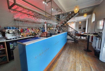 bar-and-grill-in-leeds-587302