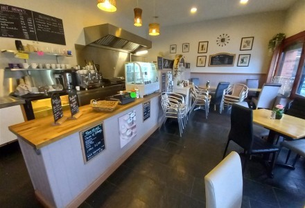 cafe-premises-in-chesterfield-590231