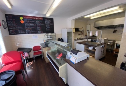 closed-sandwich-bar-in-barnsley-590021