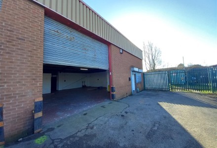 commercial-property-in-kirkby-in-ashfield-to-let-a-590019