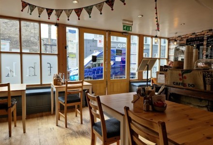 cumbrian-town-centre-cafe-in-kendal-590046