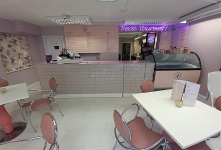 dessert-parlour-in-derbyshire-590051