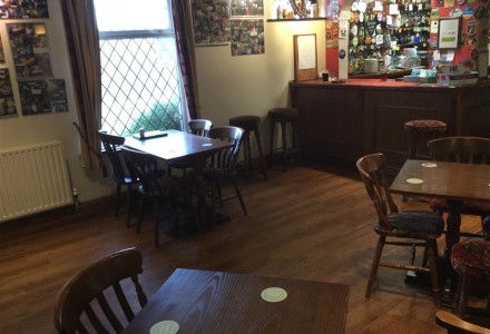 detached-public-house-and-restaurant-with-two-stun-587107