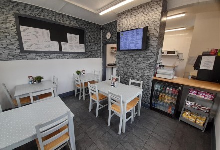 eat-in-or-takeaway-lunch-cafe-in-huddersfield-588848