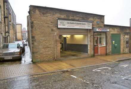 freehold-premises-in-halifax-581611