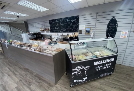 ice-cream-parlour-and-cafe-in-kirklees-590056