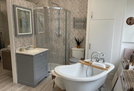 kitchens-and-bathroom-showroom-in-hampshire-590487