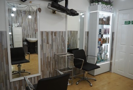 ladies-and-gents-hair-salon-in-sheffield-585345