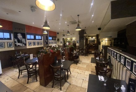 licensed-restaurant-in-batley-590295