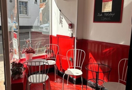 popular-market-town-cafe-and-takeaway-in-hitchin-588884