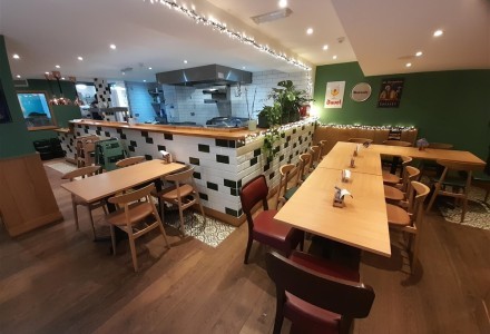 restaurant-and-bar-in-leeds-590012