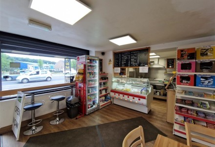 sandwich-shop-with-eat-in-area-in-huddersfield-590013
