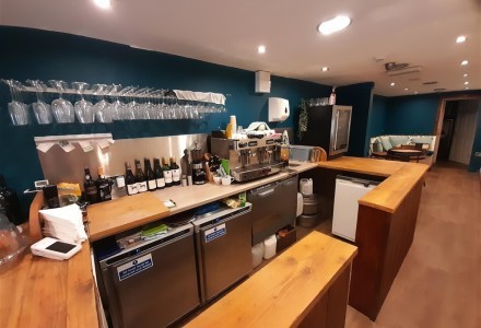 wine-bar-and-cafe-in-holmfirth-588547